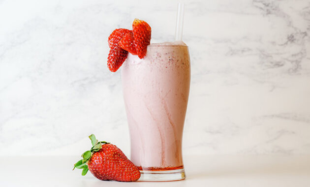 Cara Membuat Milkshake Strawberry ala Cafe