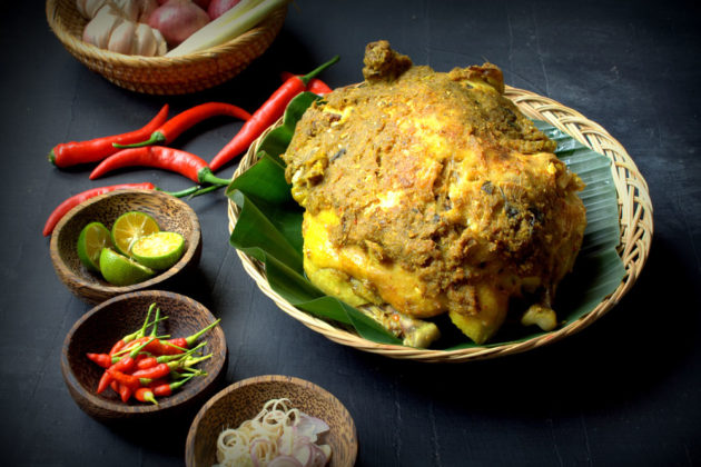 Resep Ayam Betutu Khas Bali Yang Pedasnya Istimewa